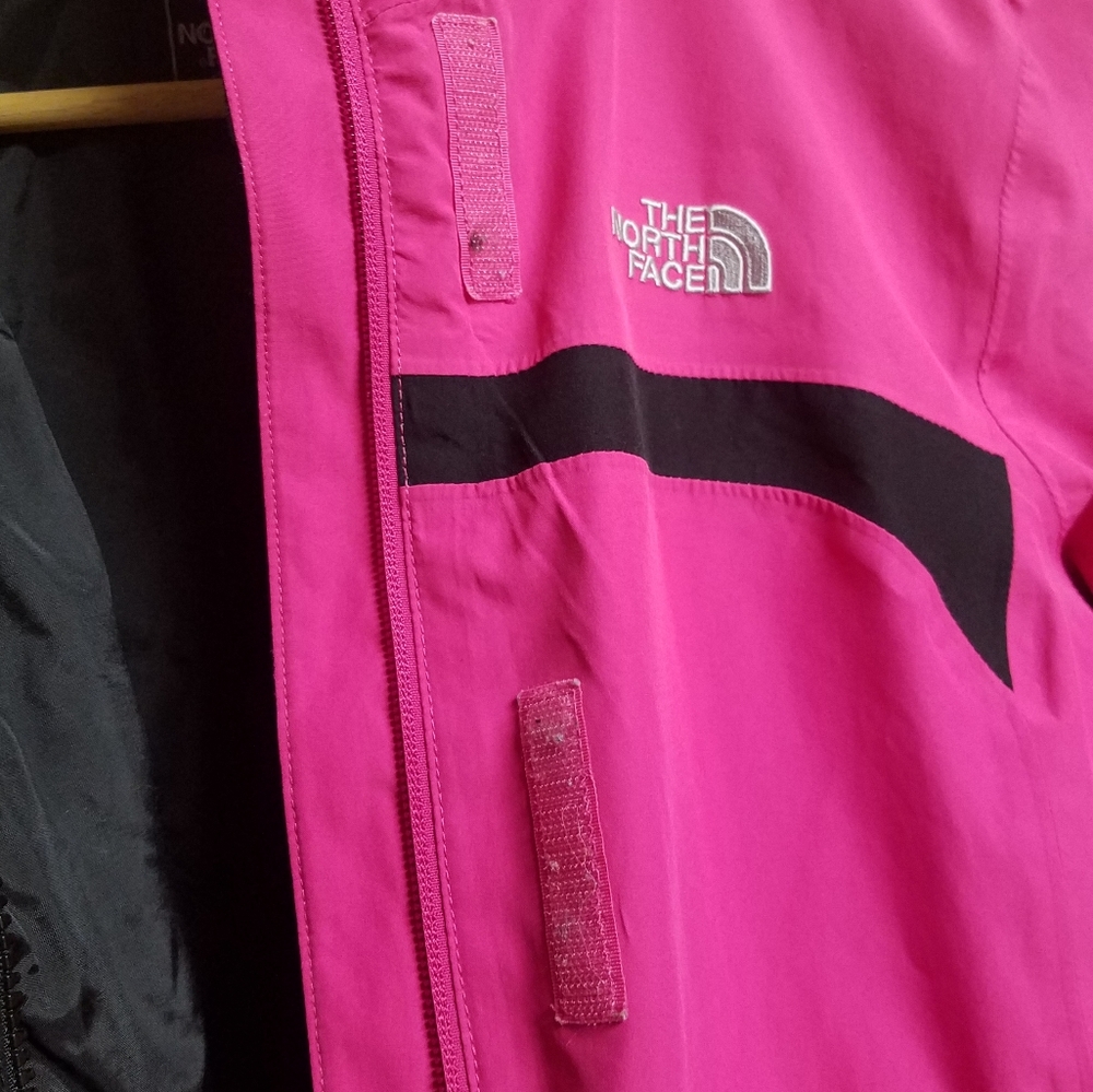 EUC/LN TNF Hyvent Raspberry Pink Snow rain jacket - Picture 11 of 16
